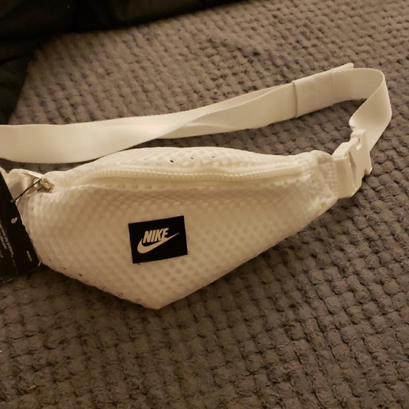 Nike Handbags - Nike fanny pack *new*
